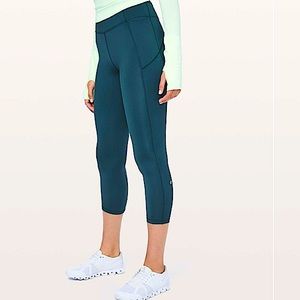 Lululemon Final Lap Crop 23” • Size 2